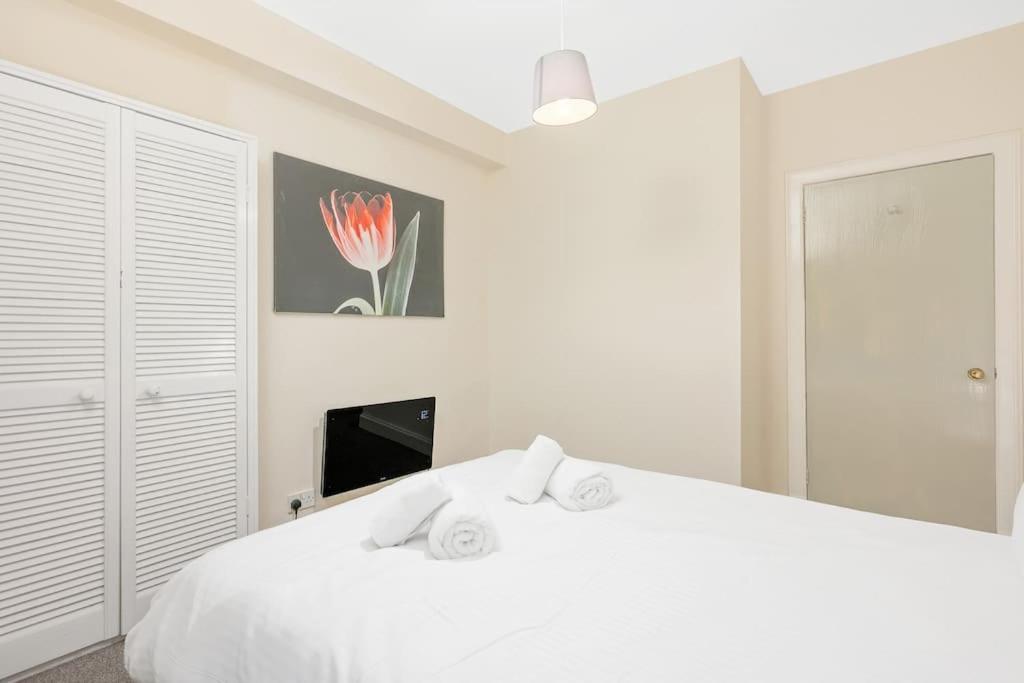 Two Bedroom Apartment-Central Edinburgh-Old Town-Licensed 외부 사진