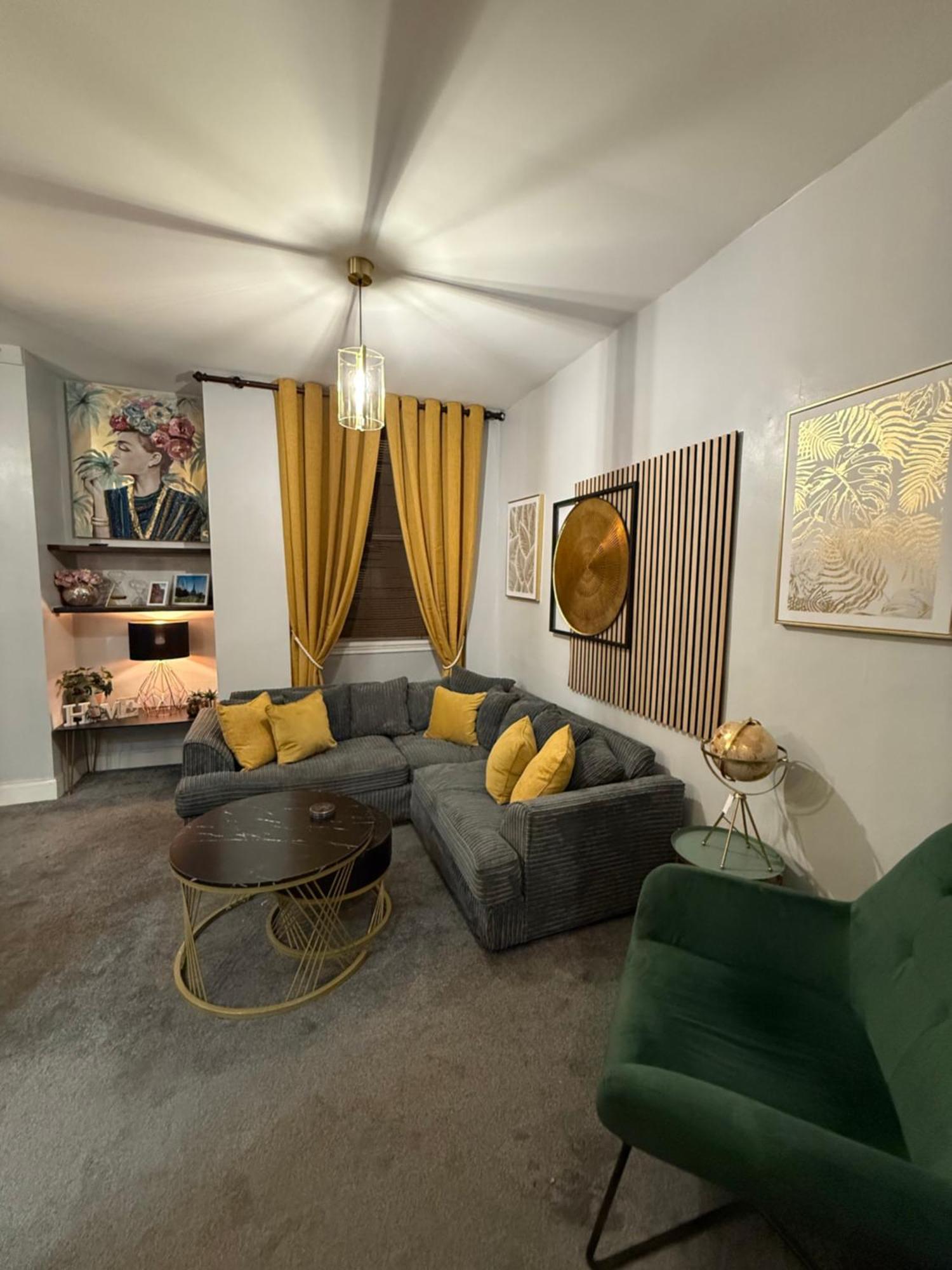 Two Bedroom Apartment-Central Edinburgh-Old Town-Licensed 외부 사진