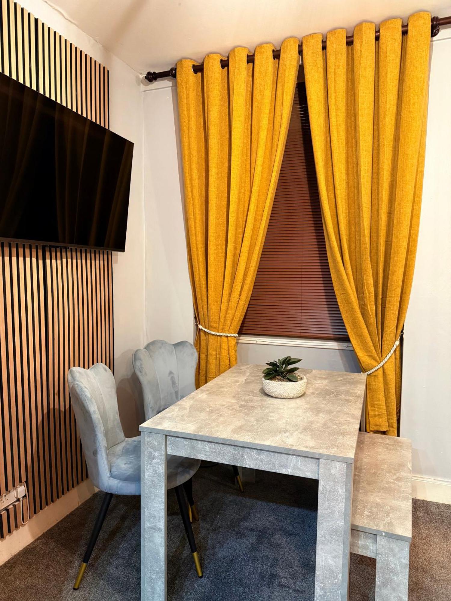 Two Bedroom Apartment-Central Edinburgh-Old Town-Licensed 외부 사진