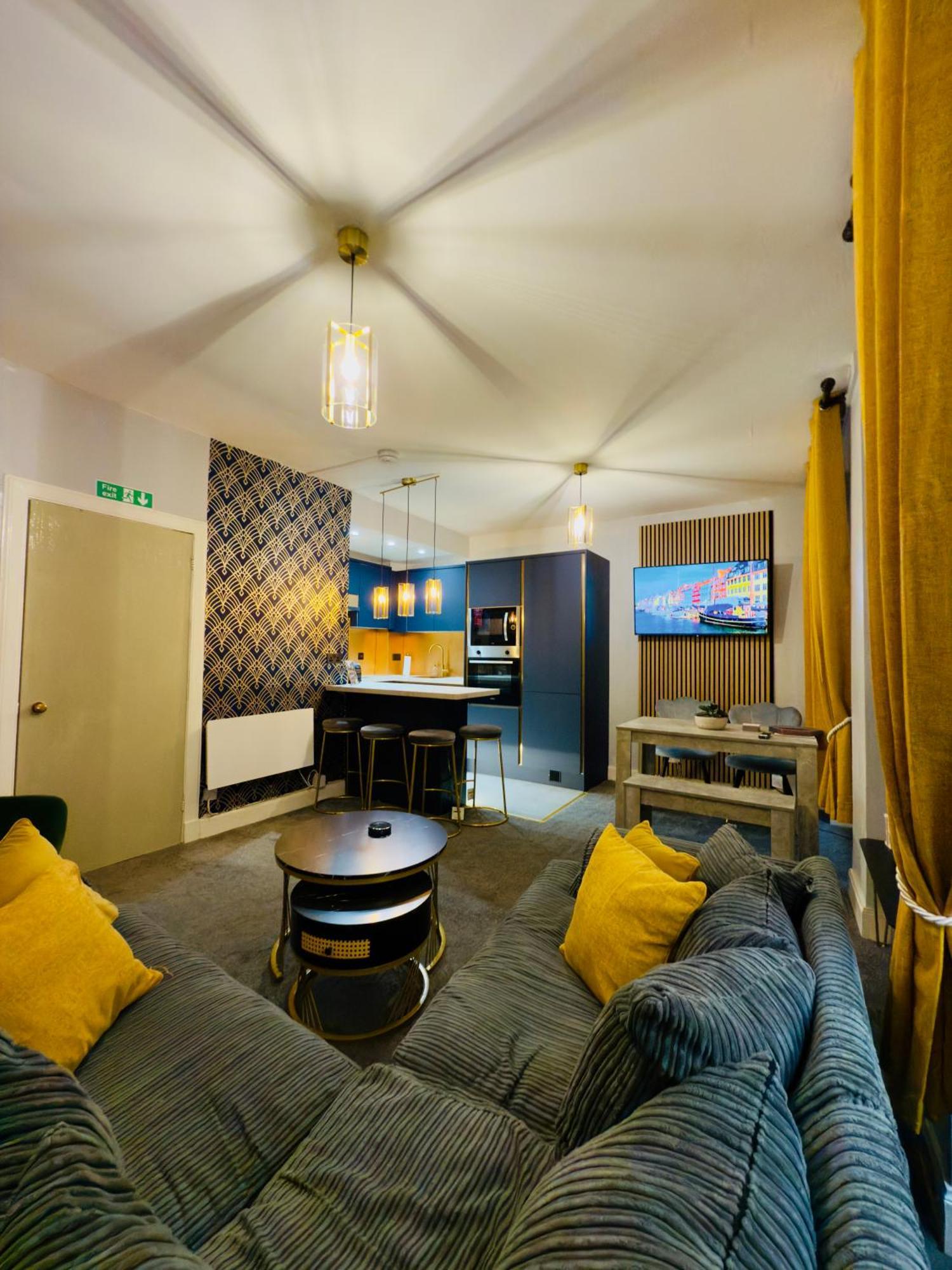 Two Bedroom Apartment-Central Edinburgh-Old Town-Licensed 외부 사진